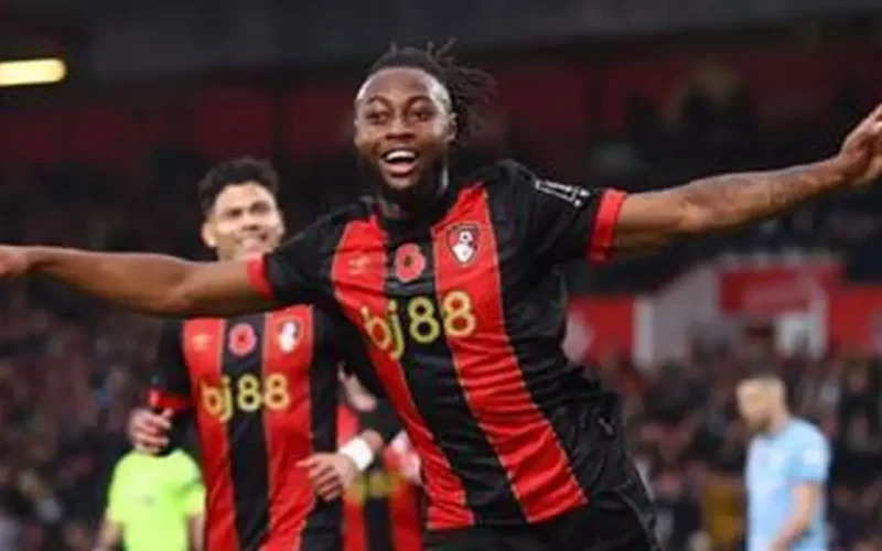 منافسة شرسة.. أندية أوروبية تسابق الزمن لضم نجم بورنموث الإنجليزي